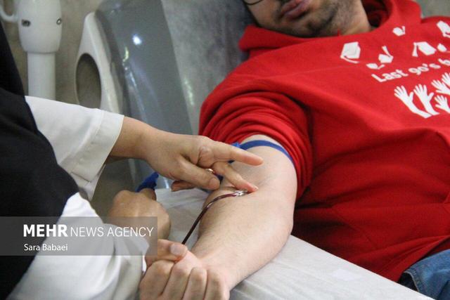 اعزام تیم خون‌گیری سیار به نودشه از توابع پاوه
