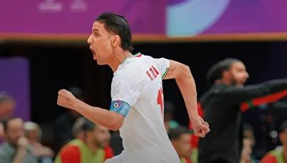 خوشحالی ملیپوشان فوتسال پس از کسب مدال طلا+ فیلم