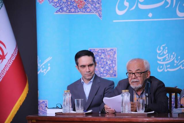 نیما شاعری حزبی نبود