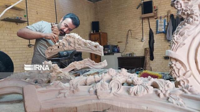 فیلم|هنری که نان می‌دهد؛ روایت استادکار ملایری از زندگی در دل منبت