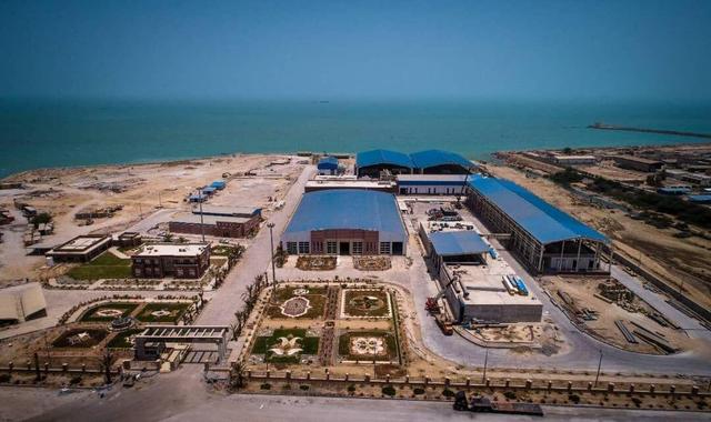 آب خلیج فارس کام ۳۴ هزار نفر از مردم بندرخمیر را شیرین می‌کند