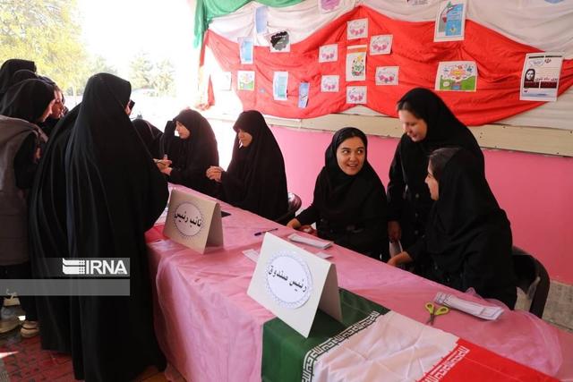 فیلم| آغاز انتخابات شورای دانش‌آموزی در ۹۰۰ مدرسه ایلام