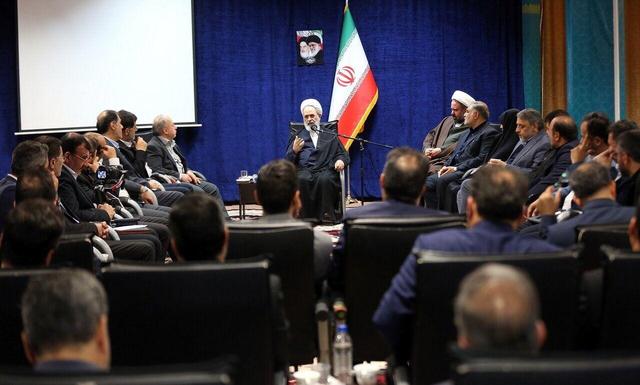 خدمت به مردم امانتی الهی است/لزوم ارائه خدمات شهری متناسب با نیاز بانوان