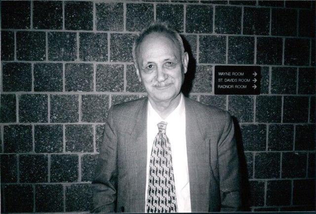 گرامیداشت عبدالحسین زرین‌کوب| ستاره آسمان ادب ایران همچنان می‌درخشد