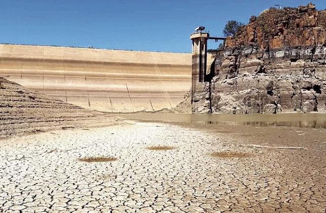 آقایان! خشکسالی بخاطر گناه ما بود و بارش باران، به دعای شما؟