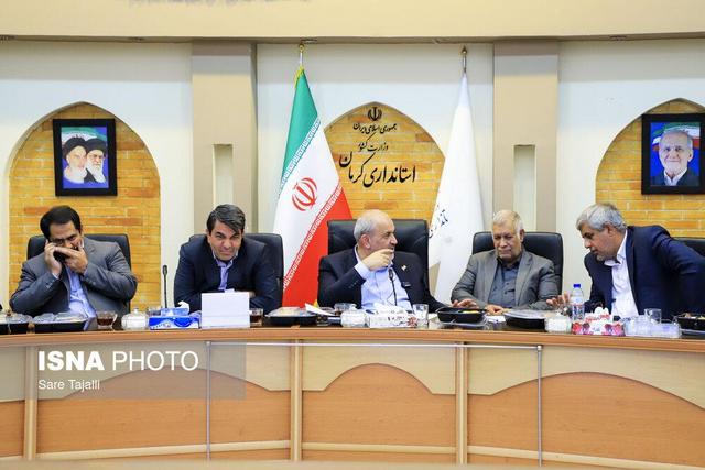 نشست وزیر نیرو با نمایندگان مجلس و مدیران صنعت آب و برق استان کرمان