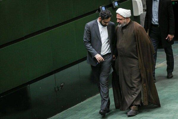 شایعات درباره گرانی بنزین ادامه یابد، مجلس ورود می‌کند/ برهم زدن آرامش جامعه با التهابات بنزینی 