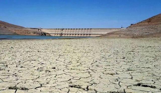۱۹ سد بزرگ کشور در آستانه مرگ کامل‌/ حل بحران آب تهران به بن‌بست رسیده / ۸۰ درصد بحران آب نتیجه خطاهای انسانی است