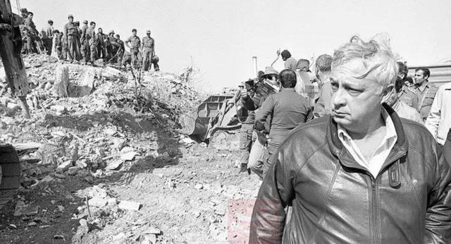 چرا امروز روز شهید است؟/ روایتی خواندنی از اولین عملیات شهادت‌طلبانه حزب‌الله