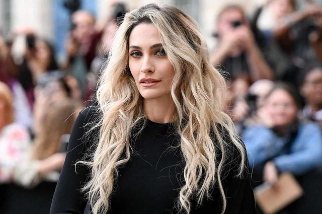 دختر مایکل جکسون تیغه سوراخ‌شده بینی‌اش را نشان داد: «مواد مصرف نکنید!» + عکس