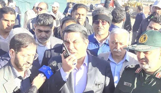 لوله های پروژه انتقال آب خلیج فارس به شهر کرمان رسید