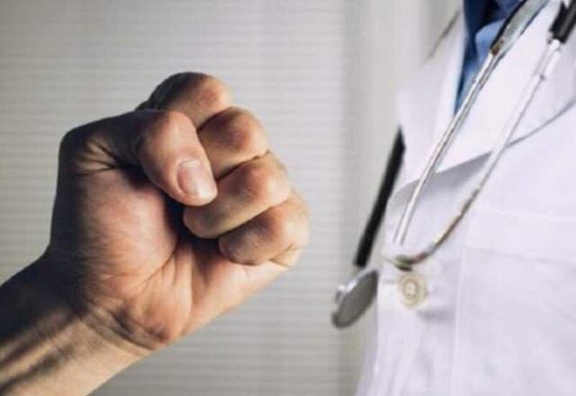 ببینید | نجات جان، به قیمت جان ؛ کادر درمان در خط مقدم خشونت