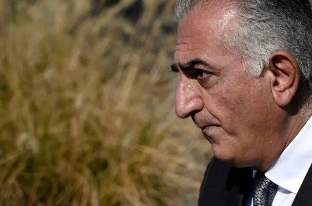 رضا پهلوی به درخواست‌های ما برای مصاحبه پاسخ نداد | فقط یک نفر تحویلش گرفت