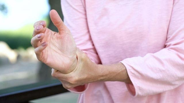 این افراد برای تست تراکم استخوان مراجعه کنند