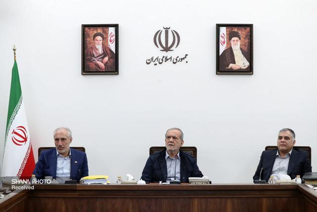 بررسی برنامههای افزایش تولید با حضور رئیسجمهوری