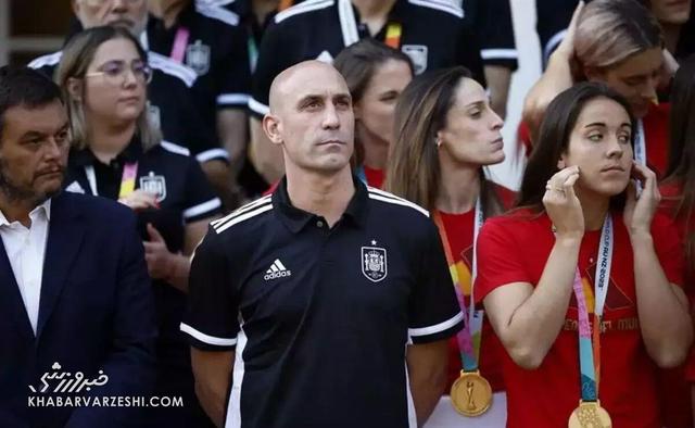 به این بازیکن تعرض نکردم و فقط یک نوع ابراز احساسات هیجانی بود!/ چرا آن مربی که به تجاوز متهم شده بود تعلیق نشد؟