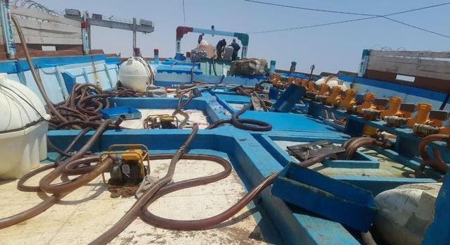 توقیف لنج در آب‌های جاسک به ‌اتهام قاچاق بیش از پنج میلیون لیتر سوخت