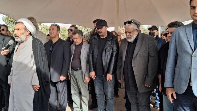 اقامه نماز بر پیکر همایون ارشادی در کرج