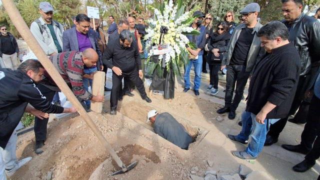 تشییع و خاکسپاری پیکر همایون ارشادی در کرج