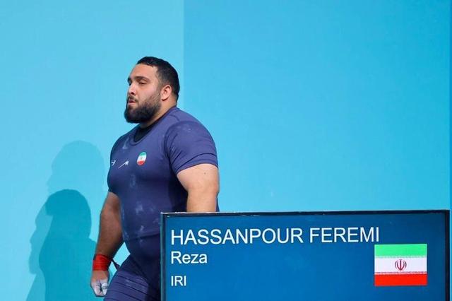 حسن پور در یک‌ضرب وزنه برداری چهارم شد