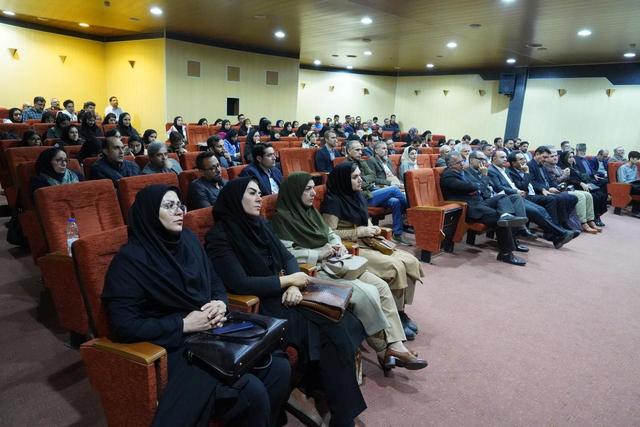 «مواد اولیه و تولید» در دومین پنل تخصصی همایش زنجیره ارزش سفال و سرامیک مورد بررسی قرار گرفت