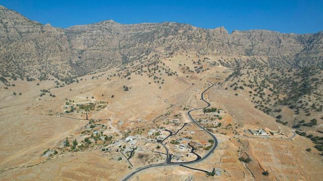 چتر نهضت آسفالت در روستای پا آب شلال اندیکا سایه گسترانید