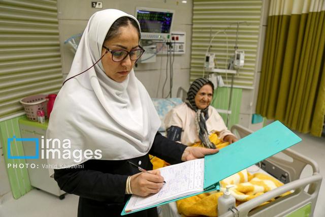 دانشگاه علوم پزشکی مشهد: پرداخت معوقه‌های پرستاران را پیگیر هستیم