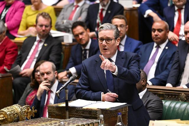 فشار احزاب مخالف دولت در انگلیس برای حمایت از بی‌بی‌سی مقابل ترامپ