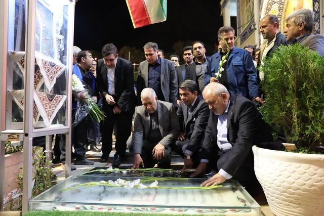 وزیر نیرو به مقام والای شهید حاج قاسم سلیمانی ادای احترام کرد