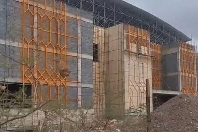 فیلم| بهره‌برداری از ورزشگاه ۴۵۰۰ نفری زاهدان تا پایان سال‌جاری