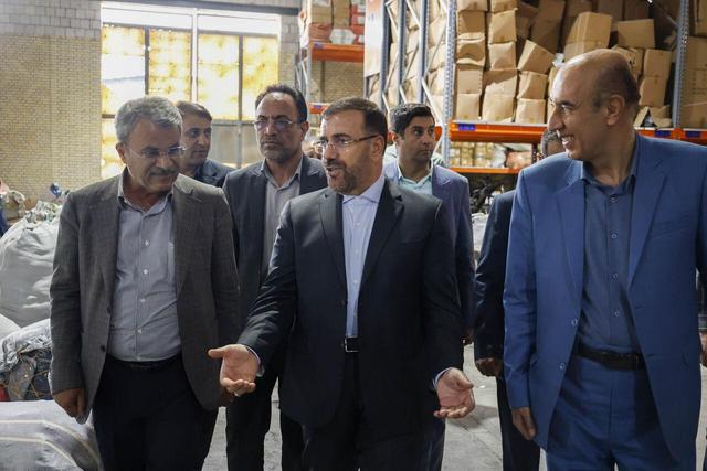 استاندار فارس: تعیین تکلیف سریع‌تر کالاهای انبار اموال تملیکی ضروری است