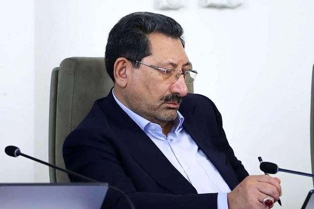 پوردهقان، عضو کمیسیون صنایع مجلس: استیضاح وزیر صمت با ۵۰ امضا کلید خورد