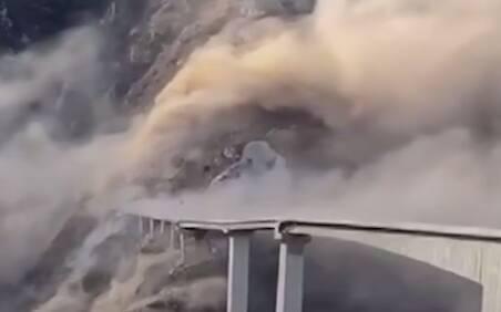 فیلم/ فروریختن پل هونگچی در چین