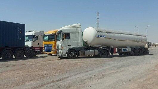 توقف ۶۵۰ دستگاه کامیون ایرانی حامل سوخت در گمرک اسلام‌قلعه افغانستان