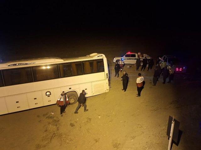 انحراف اتوبوس در محور نیشابور به سبزوار ۲۳ مصدوم برجای گذاشت