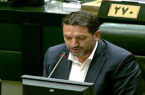 نماینده مجلس: سیاسیون مراقب باشند در دام دشمن نیفتند