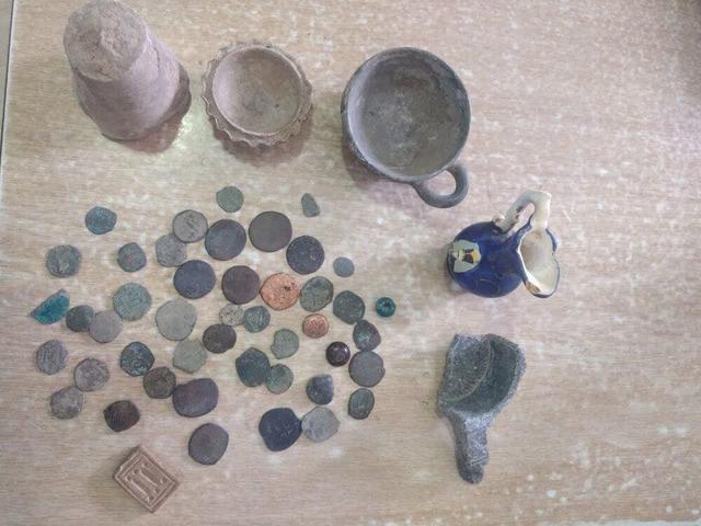 کشف و ضبط  ۵۰۰ شیء تاریخی از قاچاقچیان اشیاء عتیقه در داراب