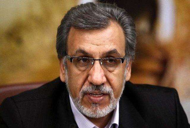 خاوری اتاق بزرگی داشت و چفیه هم انداخته بود