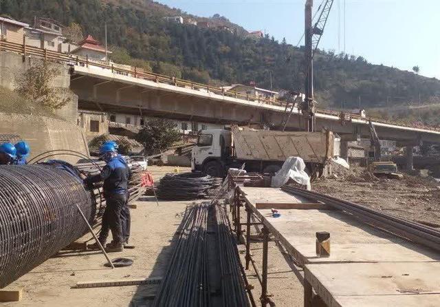 تکمیل بخش جنوبی «پل پل‌سفید» تا پایان امسال