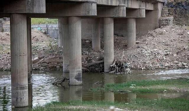 قرسو در محاصره زباله و فاضلاب / طرحی که می‌خواهد از سیاهی، روشنایی بسازد