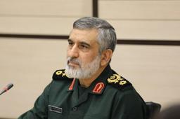 ترسیم چهره شهید حاجی زاده در حاشیه مراسم گرامیداشت شهدای هوافضای سپاه+ عکس