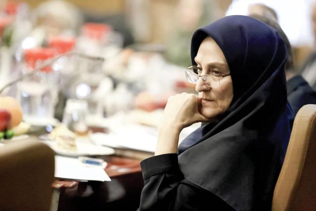 به‌کار بردن اصطلاحات انگلیسی نوعی تفاخر کاذب شده است