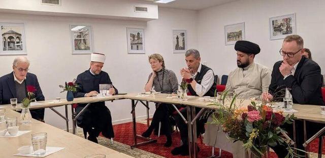 دیدار نخست‌وزیر نروژ با نمایندۀ مسجد شیعی اسلو