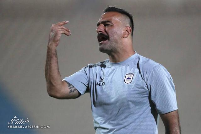 خبرورزشی‌گردی| هیچ‌وقت دلم نمی‌خواهد پرسپولیس قهرمان آسیا شود؛ از گل خوردن پرسپولیس کیف می‌کردم/ یادتان رفته وقتی استقلال باخت، پرسپولیسی‌ها شادی می‌کردند؟