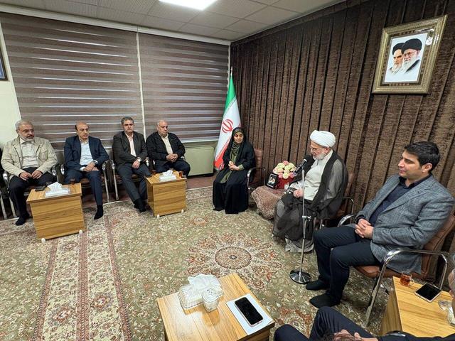 دیدار وزیر راه و شهرسازی با نماینده ولی فقیه در کردستان