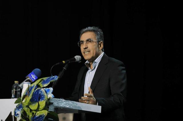 علیزاده: تعدد نرخ ارز عامل فساد و مشکل برای صادرکنندگان است