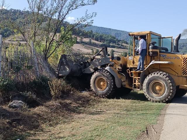 زحمتکش: ۱۴ ساخت‌وساز غیرمجاز در حریم رودخانه هزاردشت آبعلی تخریب شد