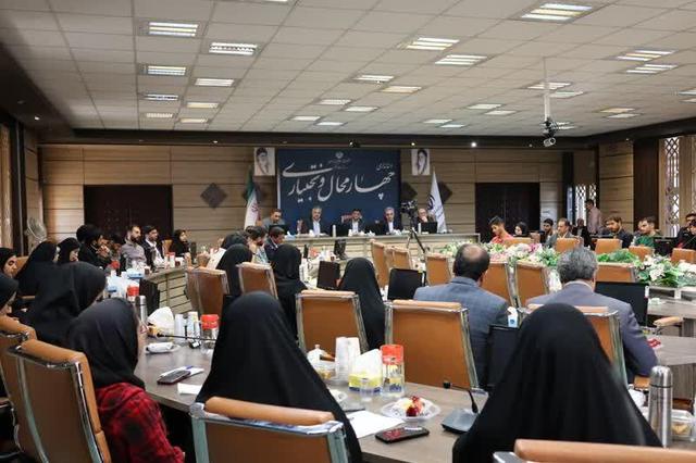 گفت‌وگوی دانشجویان با مدیران چهارمحال و بختیاری پیرامون آینده‌ای توسعه‌محور