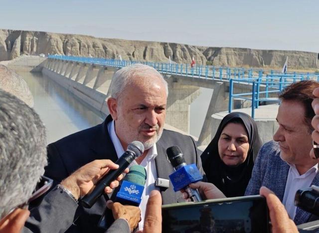 بند انحرافی نجف‌آباد جیرفت با حضور وزیر نیرو افتتاح شد + فیلم