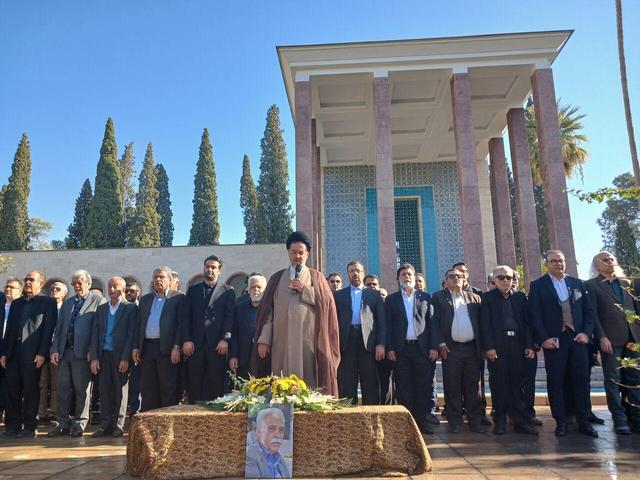 فیلم| پیکر ابوالقاسم فقیری در خاک ادب پرور شیراز آرام گرفت